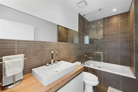 2100 Park Avenue Miami Beach FL 33139