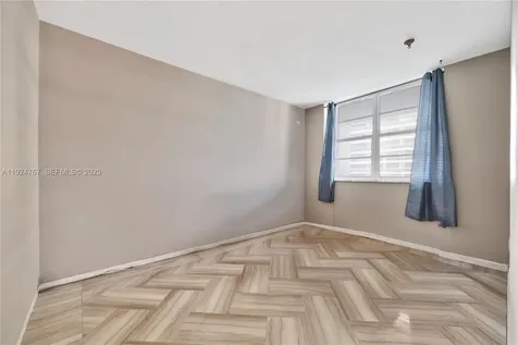 5825 Collins Avenue Miami Beach FL 33140