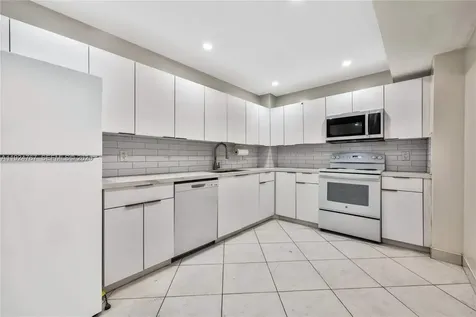 5825 Collins Avenue Miami Beach FL 33140