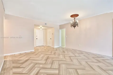 5825 Collins Avenue Miami Beach FL 33140