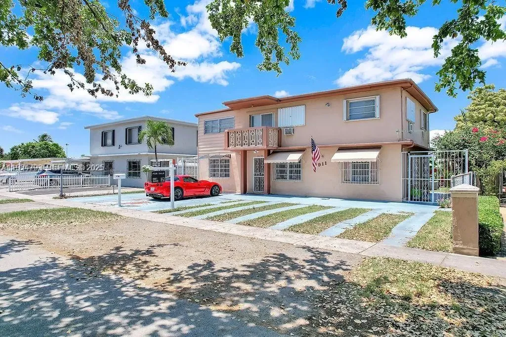 911 E 9th Place Hialeah FL 33010
