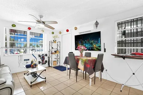 911 E 9th Place Hialeah FL 33010