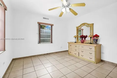 911 E 9th Place Hialeah FL 33010