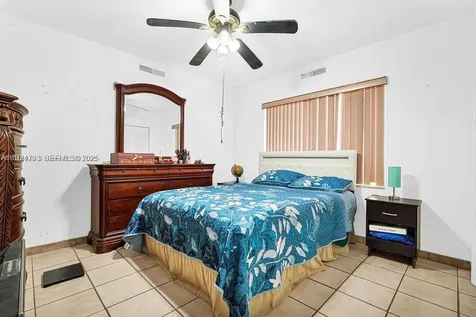 911 E 9th Place Hialeah FL 33010
