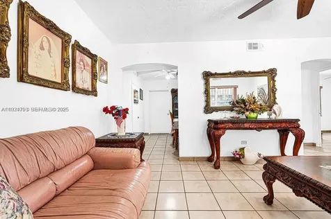911 E 9th Place Hialeah FL 33010