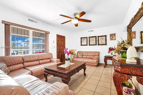 911 E 9th Place Hialeah FL 33010
