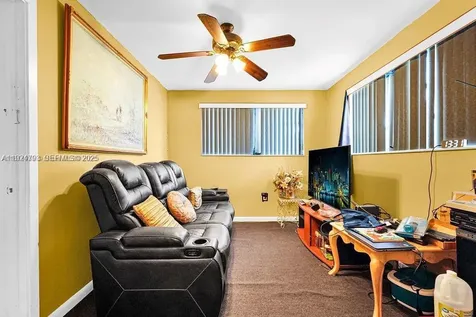 911 E 9th Place Hialeah FL 33010
