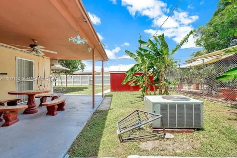 911 E 9th Place Hialeah FL 33010