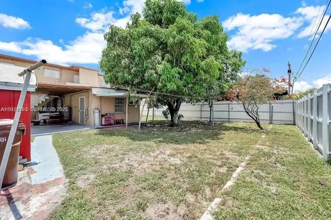 911 E 9th Place Hialeah FL 33010