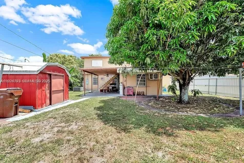 911 E 9th Place Hialeah FL 33010