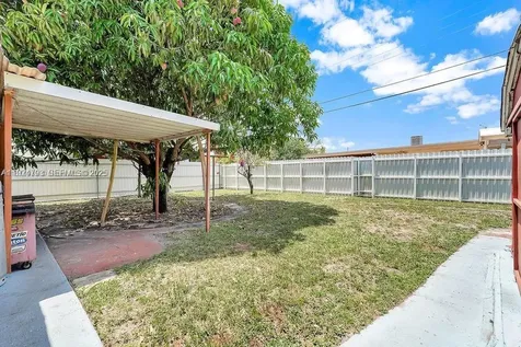 911 E 9th Place Hialeah FL 33010