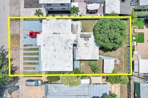 911 E 9th Place Hialeah FL 33010