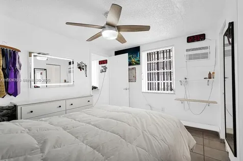 911 E 9th Place Hialeah FL 33010