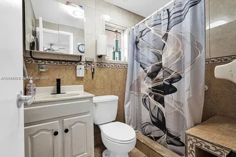 911 E 9th Place Hialeah FL 33010