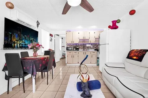 911 E 9th Place Hialeah FL 33010