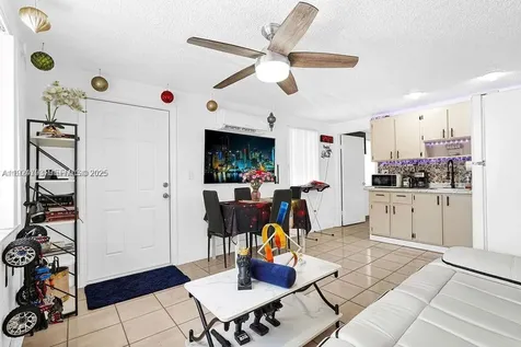 911 E 9th Place Hialeah FL 33010