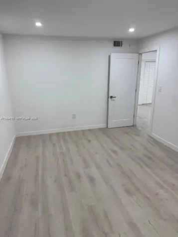 1605 Meridian Avenue Miami Beach FL 33139