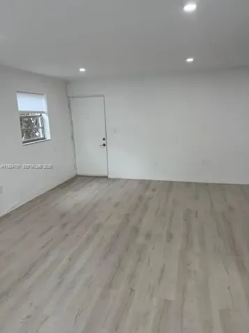 1605 Meridian Avenue Miami Beach FL 33139