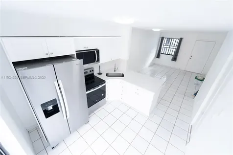 5300 W 21st Court Hialeah FL 33016