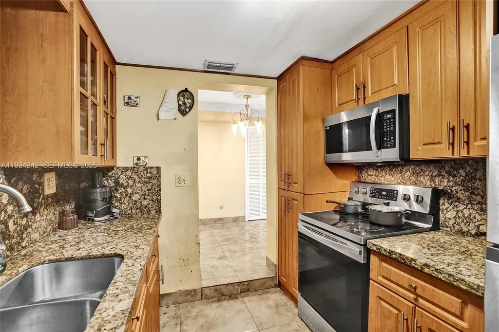 6404 Evans Street Hollywood FL 33024