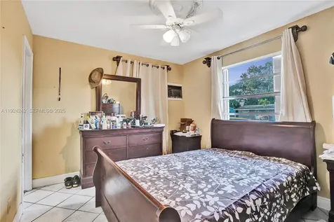 6404 Evans Street Hollywood FL 33024
