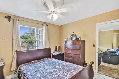 6404 Evans Street Hollywood FL 33024