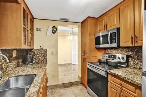 6404 Evans Street Hollywood FL 33024