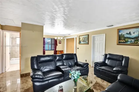 6404 Evans Street Hollywood FL 33024