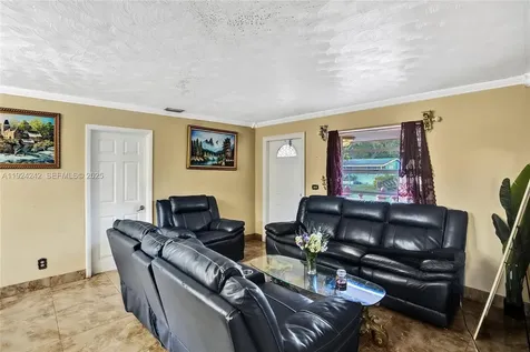 6404 Evans Street Hollywood FL 33024