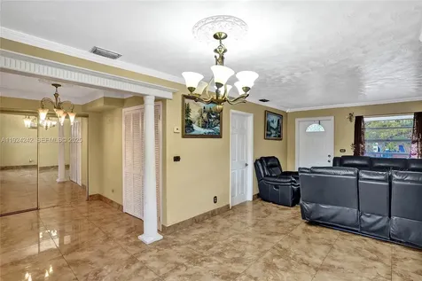 6404 Evans Street Hollywood FL 33024