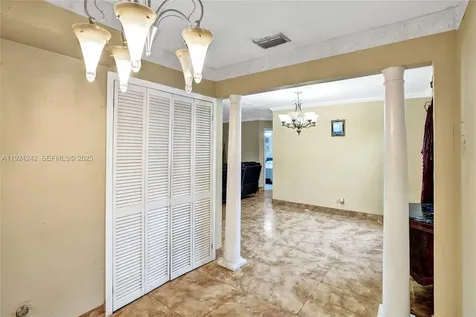 6404 Evans Street Hollywood FL 33024