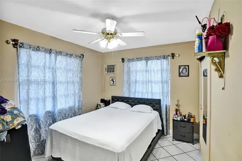 6404 Evans Street Hollywood FL 33024