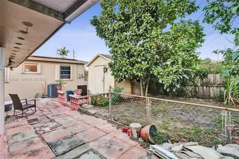 6404 Evans Street Hollywood FL 33024