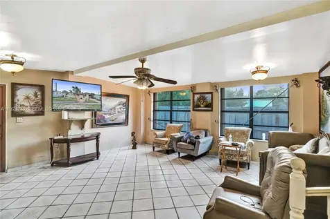 6404 Evans Street Hollywood FL 33024