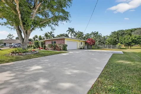 431 Vicksburg Terrace Plantation FL 33325