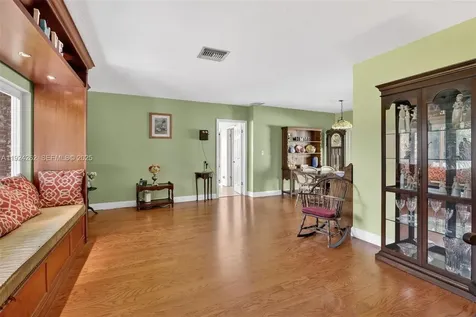 431 Vicksburg Terrace Plantation FL 33325