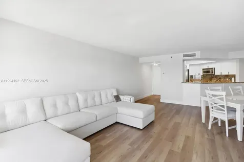 6767 Collins Avenue Miami Beach FL 33141