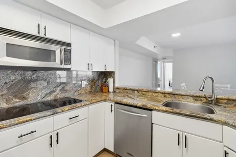 6767 Collins Avenue Miami Beach FL 33141