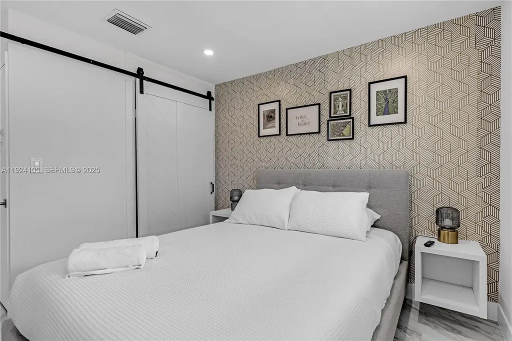 1730 NE 9th Avenue Fort Lauderdale FL 33305