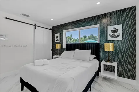 1730 NE 9th Avenue Fort Lauderdale FL 33305