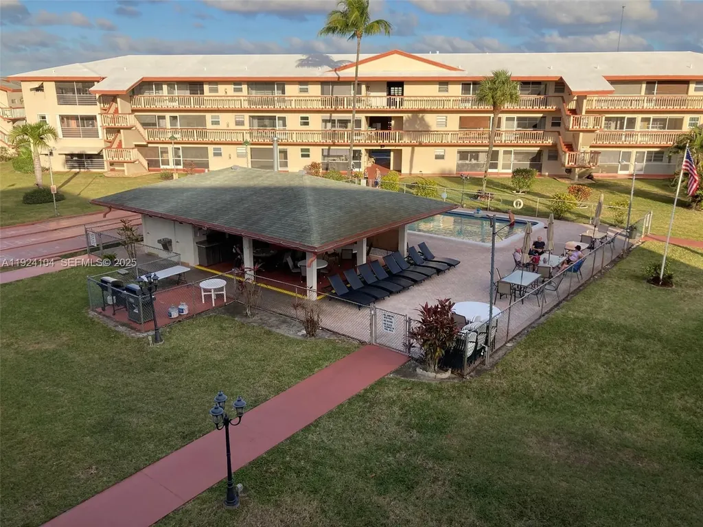 5300 Washington Street Hollywood FL 33021
