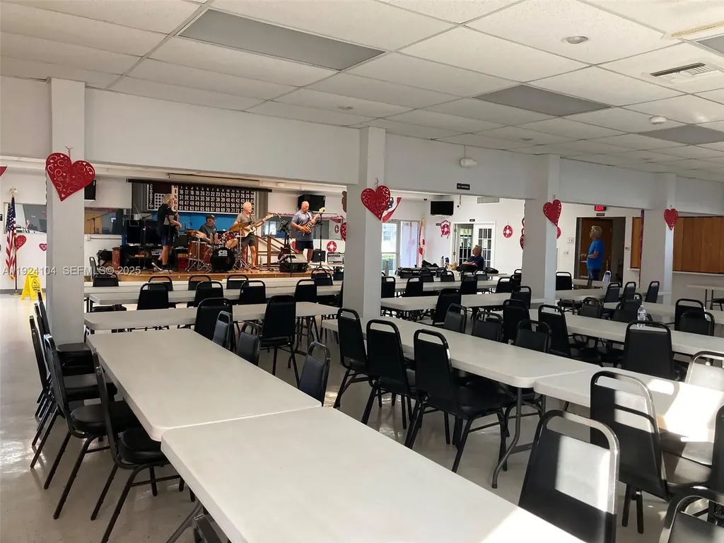 5300 Washington Street Hollywood FL 33021