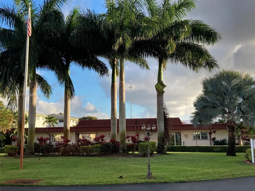 5300 Washington Street Hollywood FL 33021