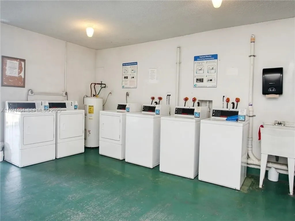 5300 Washington Street Hollywood FL 33021