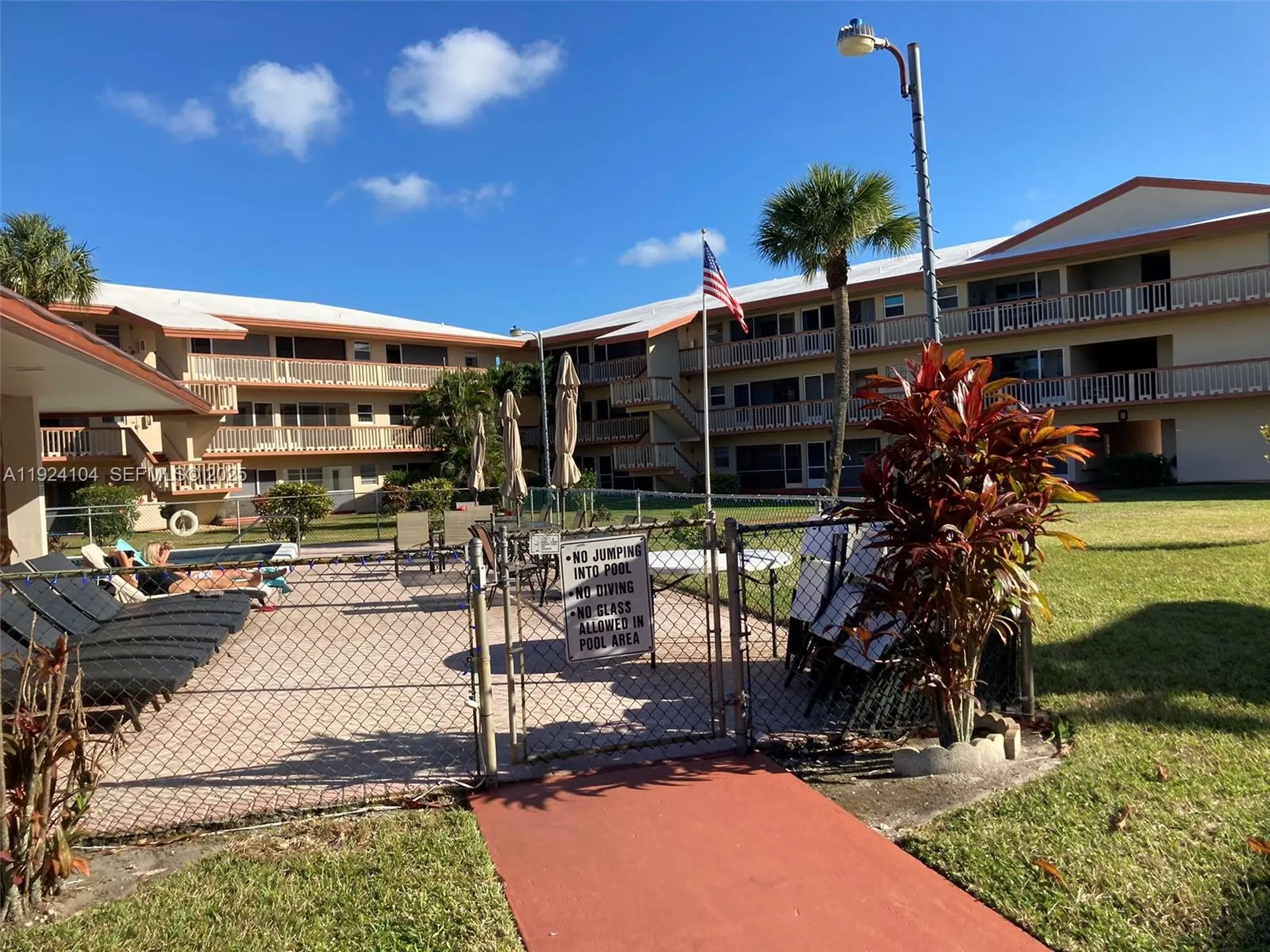 5300 Washington Street Hollywood FL 33021