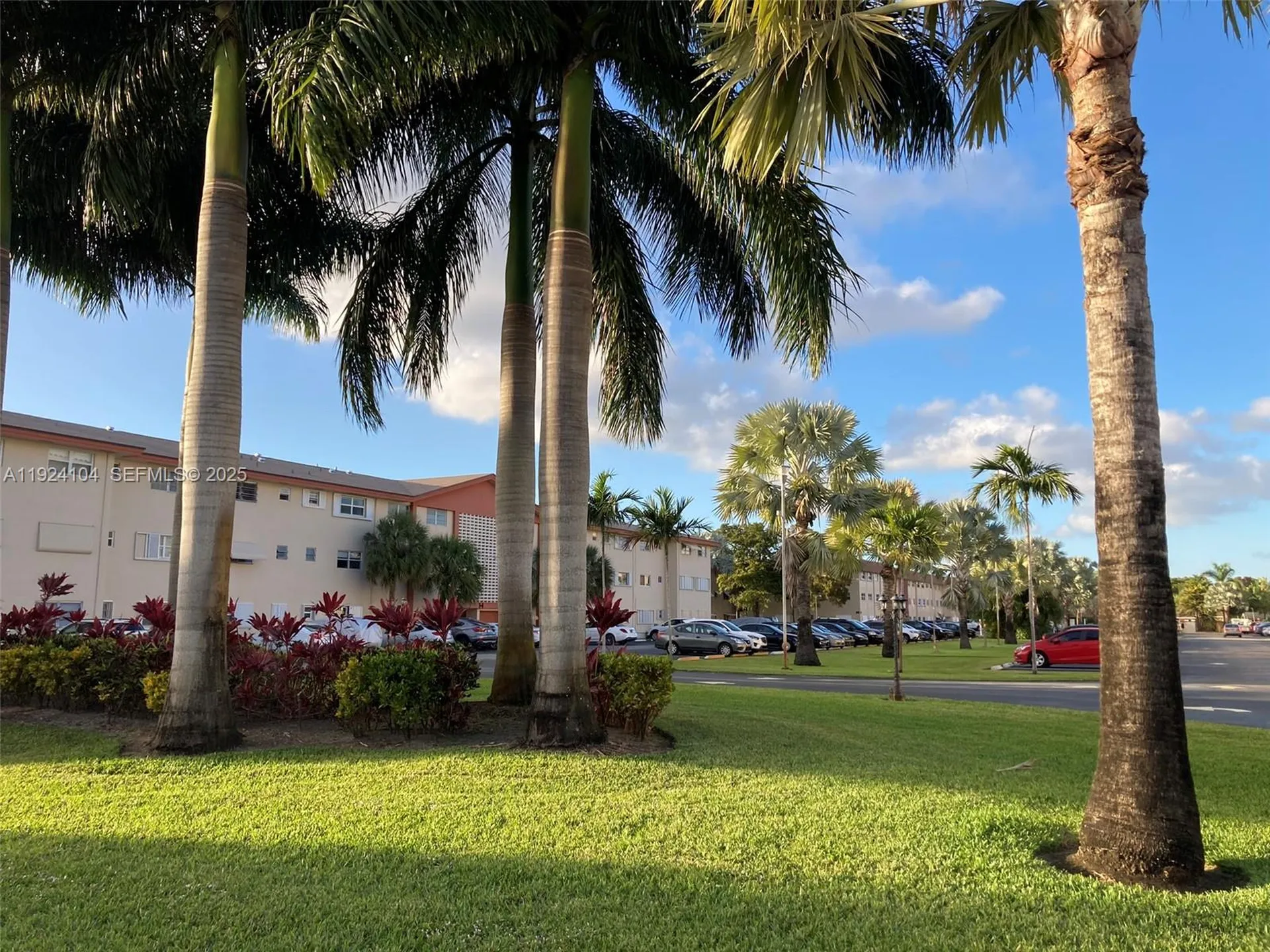 5300 Washington Street Hollywood FL 33021