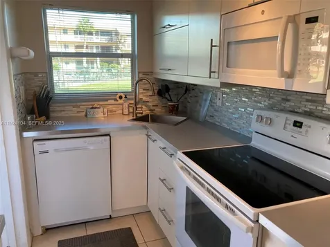 5300 Washington Street Hollywood FL 33021