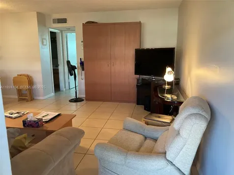 5300 Washington Street Hollywood FL 33021