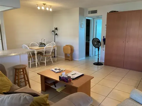 5300 Washington Street Hollywood FL 33021