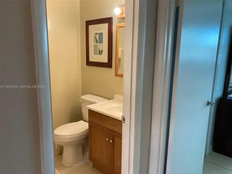 5300 Washington Street Hollywood FL 33021
